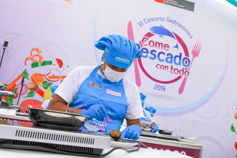 PRODUCE PREMIÓ A EMPRENDEDORES, COMEDORES POPULARES Y QUIOSCOS ESCOLARES POR RECETAS HECHAS A BASE DE PESCADO